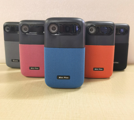 100 루멘 가지고 다닐 수 있는 DLP 프로젝터 쿼드 코어 1.4G는 10000mAh 배터리에서 설립됩니다